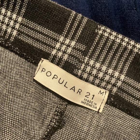 Skirt / Short - Picture 5 of 5